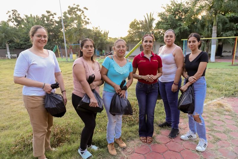 En este momento estás viendo DIF Tecomán refuerza su compromiso con familias de Caleras e impulsa bienestar comunitario