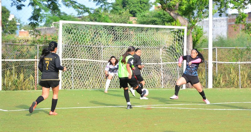 En este momento estás viendo Riult Rivera impulsa deporte y convivencia con torneo ‘Mujeres que Brillan’