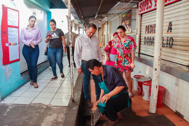 En este momento estás viendo Armando Reyna supervisa avances de obra en el Mercado Cuauhtémoc