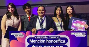 Lee más sobre el artículo Jóvenes del Bachillerato 4 obtienen Mención Honorífica en el “Premio Contacto Banxico 2025”