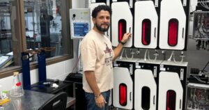 Lee más sobre el artículo Estudiante de la UdeC participa en proyecto para reforestar con algas marinas zona costera de Columbia Británica, Canadá