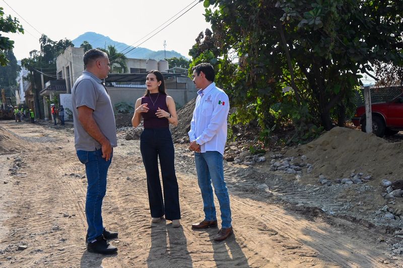 En este momento estás viendo Rosi Bayardo da inicio a 6 obras de rehabilitación de redes de agua, drenaje y pavimentación en colonia Indeco