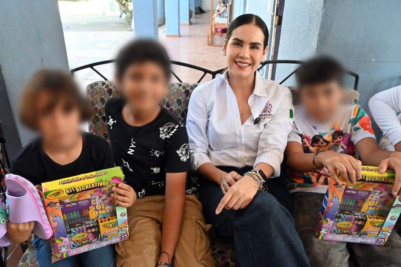 En este momento estás viendo Rosi Bayardo celebra Navidad en casas hogar de Manzanillo y refrenda su compromiso con la niñez
