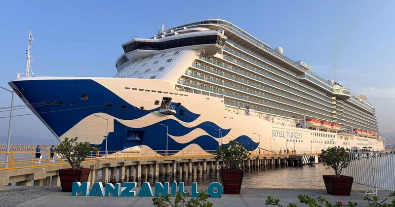 En este momento estás viendo Arriba a Manzanillo el ‘Royal Princess’, octavo crucero de la temporada 2025-2026