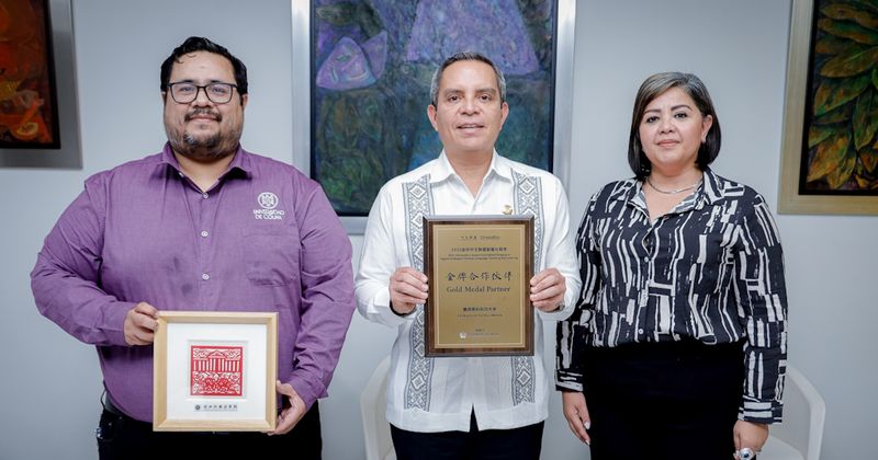 En este momento estás viendo Recibe rector reconocimiento a la UdeC por logros del programa de aprendizaje de lengua china