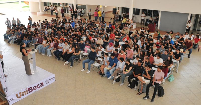 En este momento estás viendo Unibecas beneficia a 348 manzanillenses que estudian en los campus de Colima, Coquimatlán y Villa de Álvarez