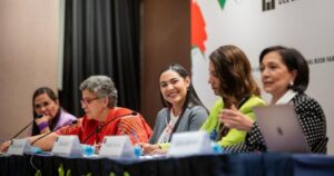 Lee más sobre el artículo Gobernadora Indira Vizcaíno participa en foro Mujeres en el Poder en la FIL Guadalajara 2025