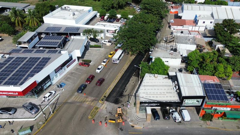 En este momento estás viendo Gobierno de Rosi Bayardo rehabilita avenida Manzanillo, atendiendo una demanda histórica