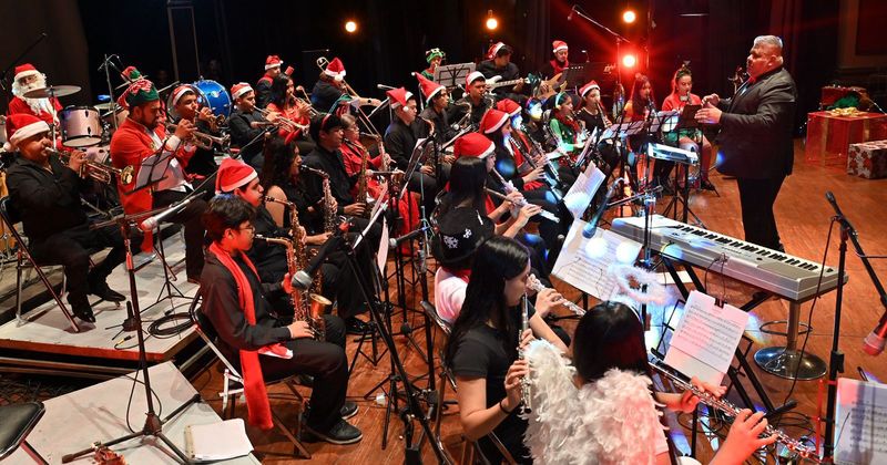 En este momento estás viendo Continúa la cartelera navideña de Cultura Colima en el Teatro Hidalgo