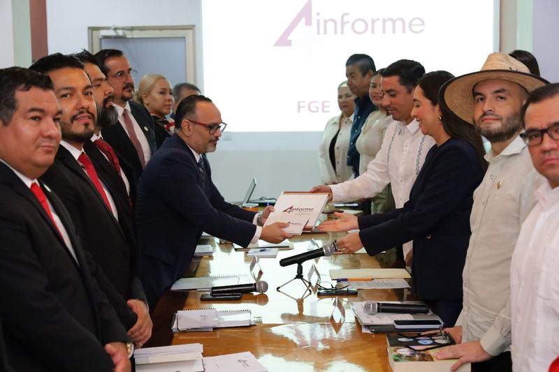 En este momento estás viendo Reciben diputadas y diputados de la LXI Legislatura el informe anual del Fiscal Estatal