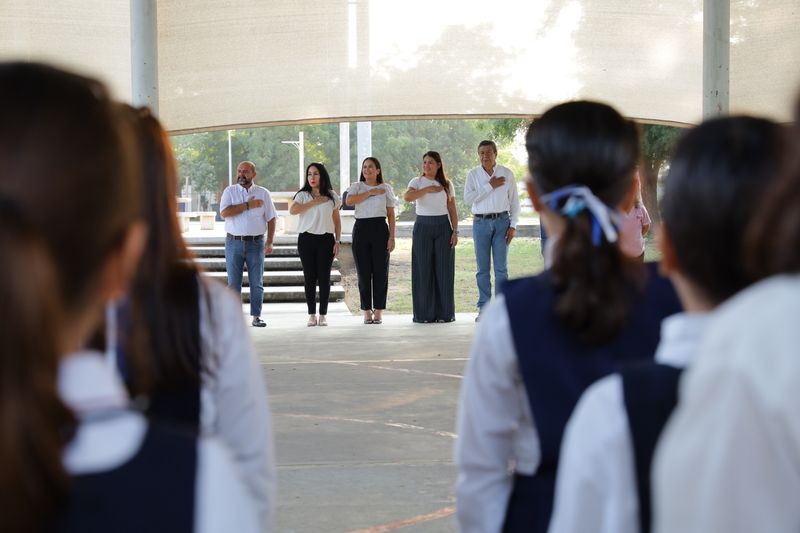 En este momento estás viendo Realizan ceremonia itinerante del Congreso en la primaria “Profr. Sergio Díaz Virgen” de Villa de Álvarez