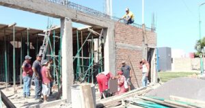 Lee más sobre el artículo Albañil resulta lesionado tras caer de una altura de cuatro metros en Tecomán