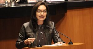 Lee más sobre el artículo Mely Romero presenta iniciativa para resolver carga vehicular y agilizar el tráfico en carreteras