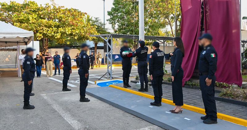 En este momento estás viendo Presidenta Rosi Bayardo encabeza entrega de ascensos y reconocimientos a cuerpos policiales