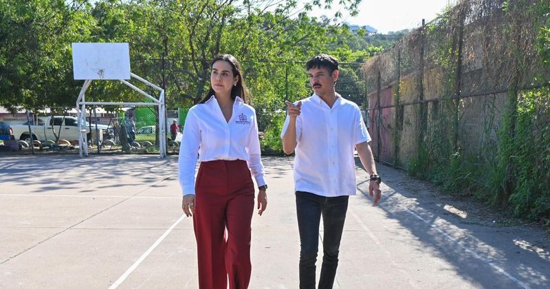 En este momento estás viendo Rosi Bayardo inicia rehabilitación de la cancha de usos múltiples de la colonia Primavera en Tapeixtles