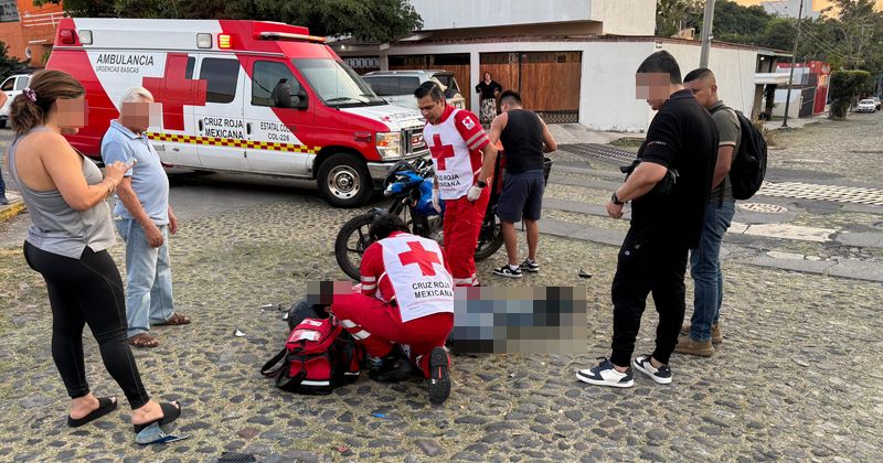 En este momento estás viendo Motociclista resulta lesionado tras choque en Colima