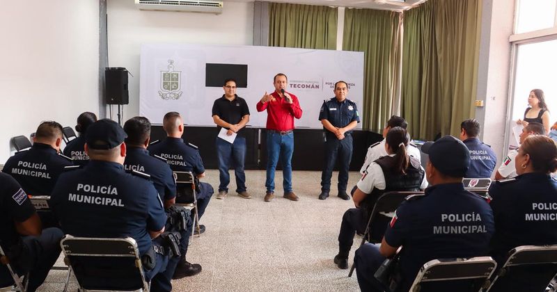 En este momento estás viendo Gobierno de Tecomán reconoce la labor policial con entrega de bono a 231 elementos