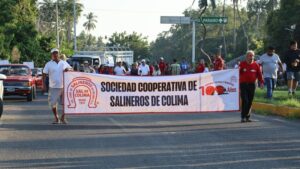 Lee más sobre el artículo Salineros realizan peregrinación en Armería; piden respeto al entorno natural