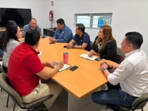 Lee más sobre el artículo Tras firma de convenio general con la UdeC, establecen ruta de trabajo Canaco y la Facultad de Mercadotecnia