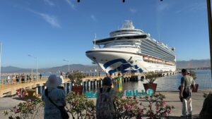 Lee más sobre el artículo Arriba a Manzanillo el Ruby Princess, segundo crucero del año con más de 4 mil personas a bordo