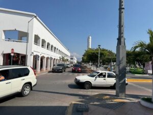 Lee más sobre el artículo Rampas inseguras y banquetas obstruidas ponen en riesgo a personas con discapacidad en Tecomán