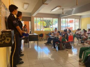 Lee más sobre el artículo Promueven Academia de Fuerza Juvenil Militarizada en escuelas de Tecomán