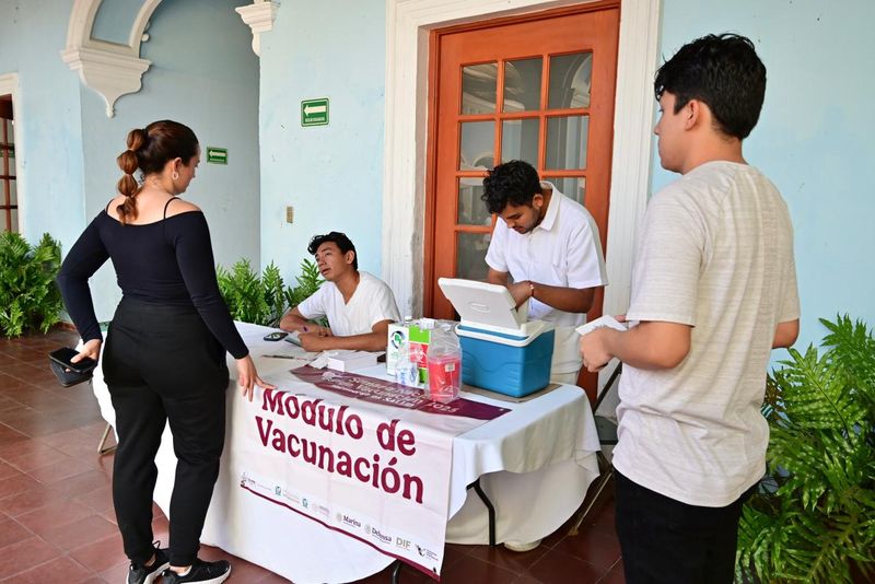 En este momento estás viendo Instalan módulo de vacunación en el Ayuntamiento de Colima