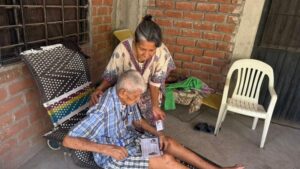 Lee más sobre el artículo DIF Armería apoya a adultos mayores que no pueden trasladarse a tramitar tarjeta Inapam