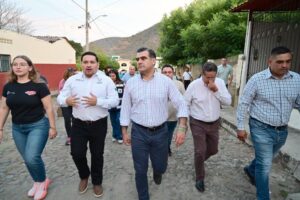 Lee más sobre el artículo Riult Rivera recorre Tepames y atiende necesidades de la comunidad