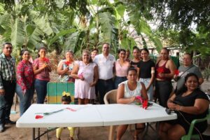 Lee más sobre el artículo Gobierno de Tecomán fortalece el desarrollo de las mujeres a través de talleres comunitarios