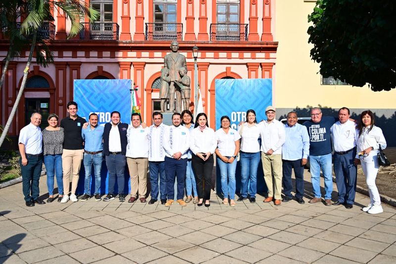 En este momento estás viendo Colima inicia ceremonias cívicas mensuales 2026 en el jardín Torres Quintero