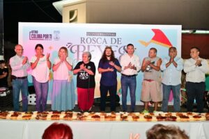 Lee más sobre el artículo Colima celebra el Día de Reyes con la rosca más grande del municipio