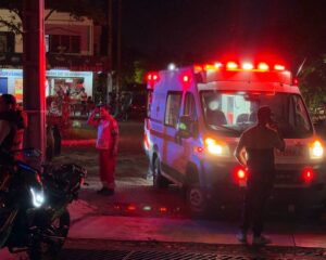 Lee más sobre el artículo Motociclista lesionada tras choque con camioneta en Colima