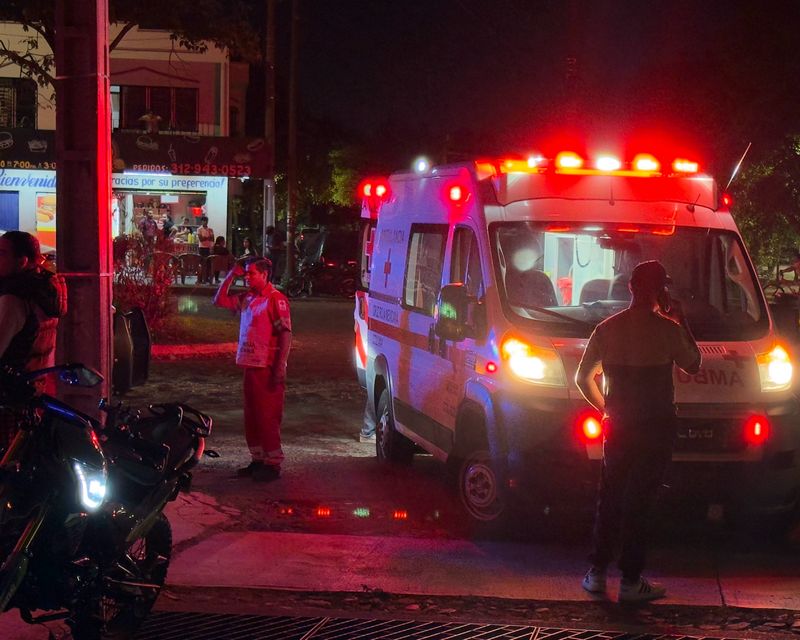 En este momento estás viendo Motociclista lesionada tras choque con camioneta en Colima