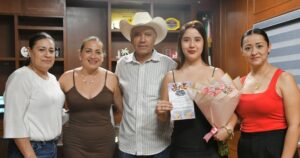 Lee más sobre el artículo Presentan a Fátima Mulgado como reina del Carnaval Armería 2026