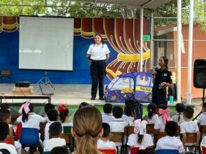 Lee más sobre el artículo Actividades en escuelas de Tecomán incluyen trabajo en emociones y autoestima