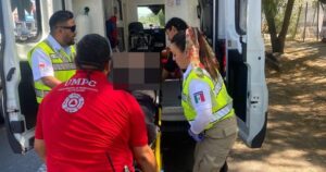 Lee más sobre el artículo Traslada CRUM a un joven tras caer de patín eléctrico cerca de la central de Los Rojos: UEPC Colima