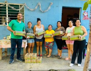 Lee más sobre el artículo Partido Verde en Tecomán beneficia a más de 100 familias con la entrega de 900 litros de leche