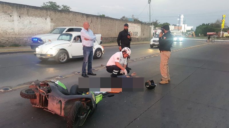 En este momento estás viendo UEPC Colima brinda atención a hombre lesionado tras accidente en motocicleta