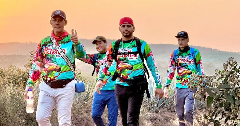 En este momento estás viendo De la fe al resguardo: peregrinos de Tecomán regresan tras jornada de tensión en la sierra