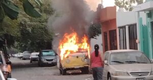 Lee más sobre el artículo Queman vehículos y hallan restos humanos en Manzanillo y Villa de Álvarez