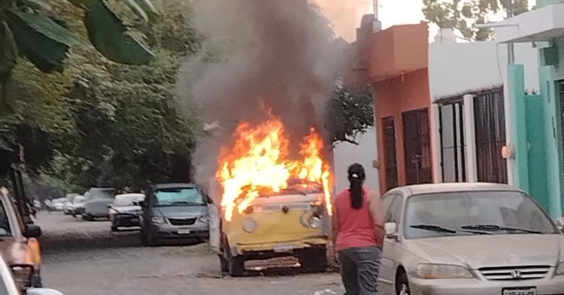 En este momento estás viendo Queman vehículos y hallan restos humanos en Manzanillo y Villa de Álvarez