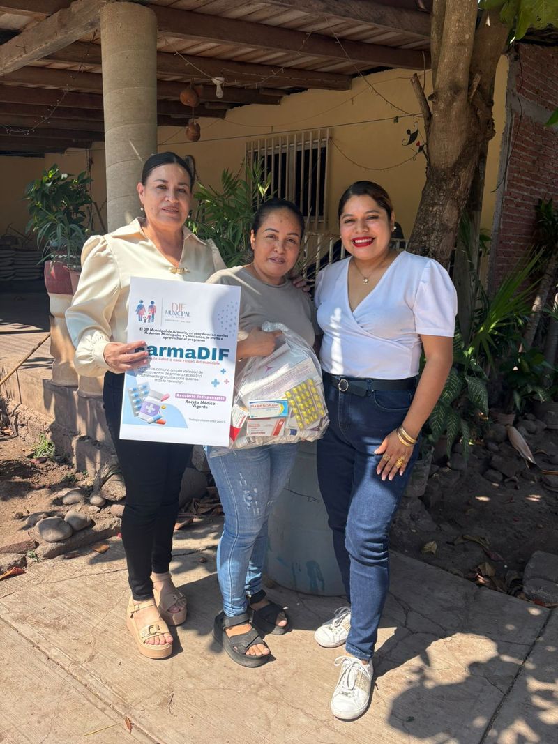 En este momento estás viendo DIF Armería entrega dotación de medicamentos a autoridades auxiliares