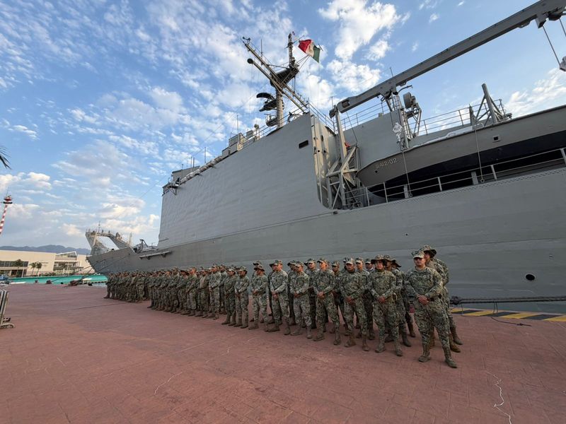 En este momento estás viendo Arriba buque con personal de Infantería de Marina para reforzar la seguridad en Puerto Vallarta, Jalisco