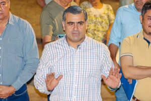 Lee más sobre el artículo Riult Rivera dialoga con vecinos de La Estancia por afectaciones de obras