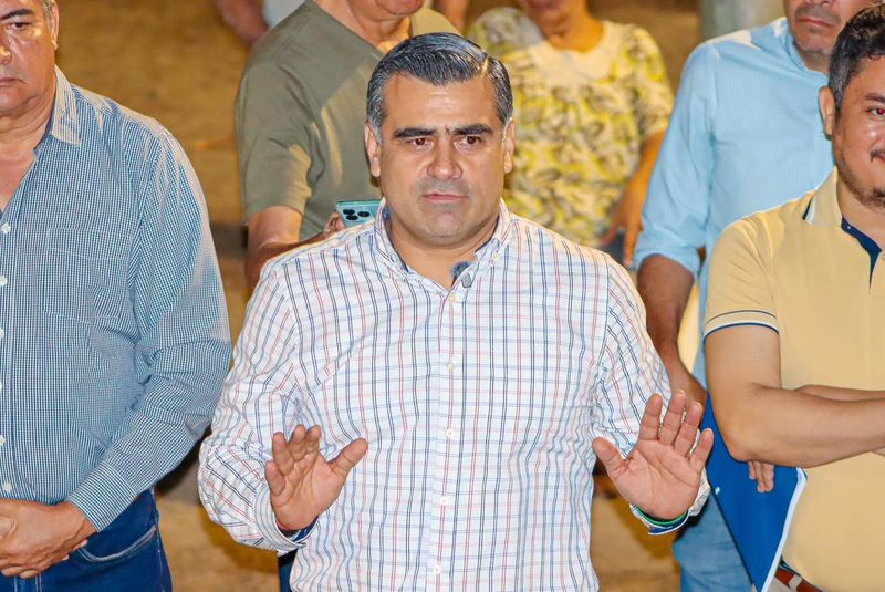 En este momento estás viendo Riult Rivera dialoga con vecinos de La Estancia por afectaciones de obras