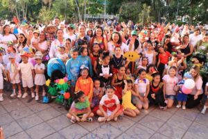 Lee más sobre el artículo Martes de Carnaval reúne a cientos de participantes y miles de asistentes en la capital