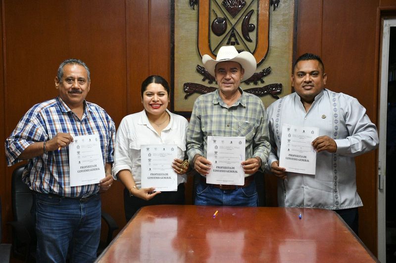 En este momento estás viendo Ayuntamiento de Armería firma Convenio de Prestaciones 2026 en favor de los derechos laborales