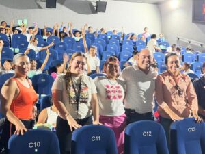 Lee más sobre el artículo Coliman y Fundación Cinépolis llevan al cine a niños migrantes de Cerro de Ortega
