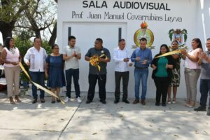 Lee más sobre el artículo Reinaugura Cruz Méndez la Sala Audiovisual “Juan Manuel Covarrubias” en Armería